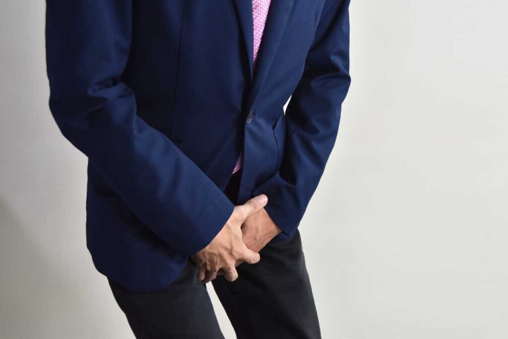 前傾姿勢の男性