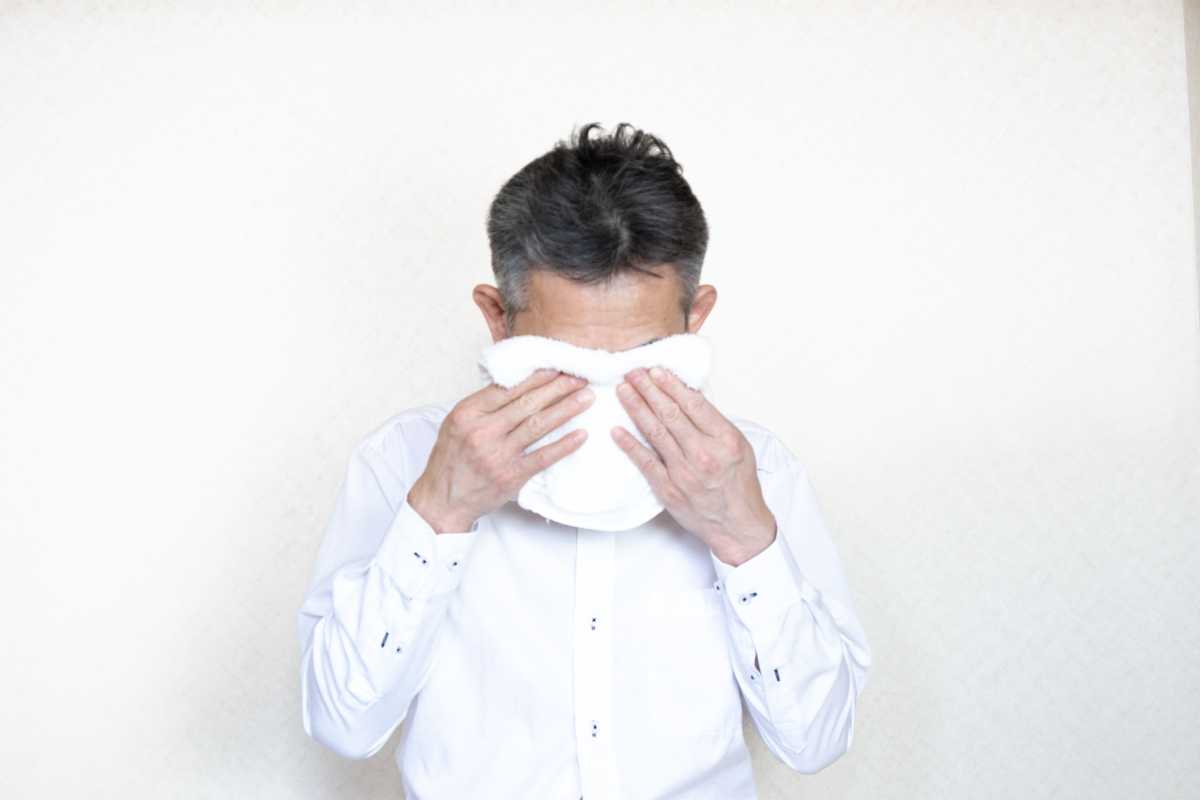 【40-50代男性】その疲労感、男性更年期かも?症状チェックと治療法を専門医が解説