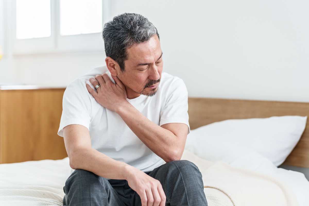 夜中に何度もトイレに起きる方へ｜夜間頻尿の原因と治療法を泌尿器科専門医が解説